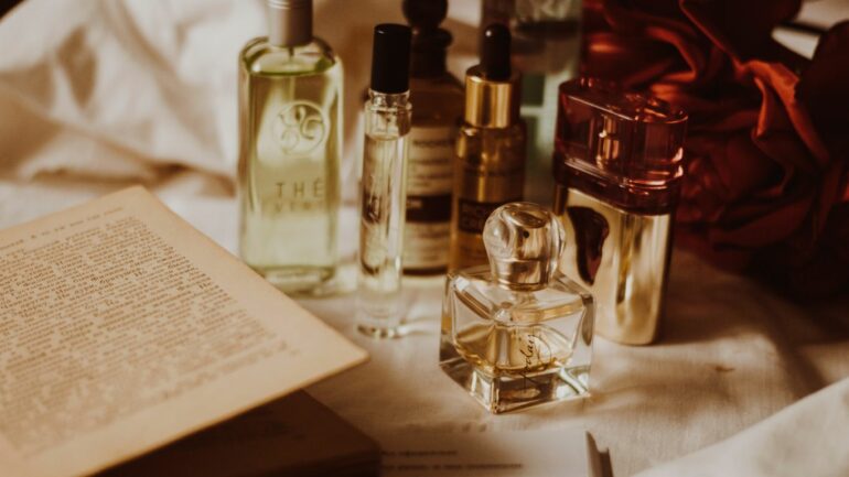 distinguir perfume original de uno falso